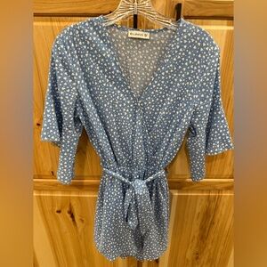Elings Blue With White Heart Patterned Elastic Waist Romper Onsie Size S